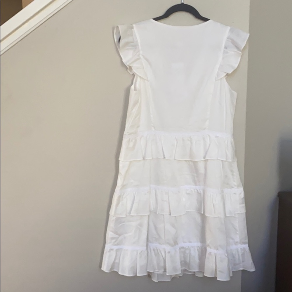Firm Price. Gal meets glam Anna sleeveless V-neck dress. - Picture 6 of 11
